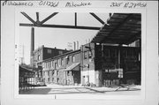 325 N 27TH ST, a Commercial Vernacular industrial bldg/manufacturing facility, built in Milwaukee, Wisconsin in 1882.