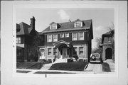 827 N 28TH ST, a Colonial Revival/Georgian Revival house, built in Milwaukee, Wisconsin in 1908.