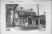 827 N 28TH ST, a Colonial Revival/Georgian Revival house, built in Milwaukee, Wisconsin in 1908.