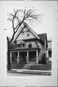 1320-1322 N 28TH ST, a Craftsman duplex, built in Milwaukee, Wisconsin in 1906.