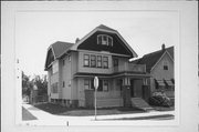 1554-1556 N 28TH ST, a Craftsman duplex, built in Milwaukee, Wisconsin in 1924.