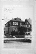 1107-1109 N 37TH ST 1107-1109 N 37TH ST, a American Foursquare duplex/two-flat, built in Milwaukee, Wisconsin in 1923.