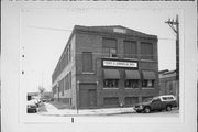 1100 S BARCLAY ST, a Astylistic Utilitarian Building warehouse, built in Milwaukee, Wisconsin in 1917.