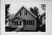 1903 E BENNETT AVE, a Front Gabled house, built in Milwaukee, Wisconsin in 1917.