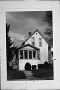 2204 E BENNETT AVE, a Gabled Ell house, built in Milwaukee, Wisconsin in .