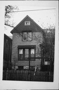 2130 N BOOTH ST, a Gabled Ell house, built in Milwaukee, Wisconsin in 1921.