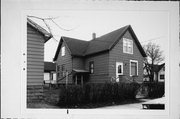 923 E CONWAY ST, a Gabled Ell house, built in Milwaukee, Wisconsin in .