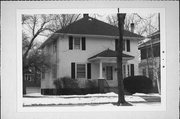2965 N DOWNER AVE, a Two Story Cube house, built in Milwaukee, Wisconsin in 1919.