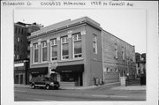 1428 N FARWELL, a Neoclassical/Beaux Arts large retail building, built in Milwaukee, Wisconsin in 1913.