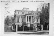 1241 N FRANKLIN PL, a Neoclassical/Beaux Arts house, built in Milwaukee, Wisconsin in 1851.
