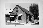 2768 S FULTON ST, a Front Gabled house, built in Milwaukee, Wisconsin in 1947.