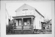 210 E GARFIELD AVE 210 E GARFIELD AVE, a Front Gabled house, built in Milwaukee, Wisconsin in 1905.