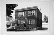 3041 S HANSON AVE, a Astylistic Utilitarian Building duplex, built in Milwaukee, Wisconsin in 1924.