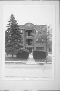 4246 HIGHLAND BLVD, a Craftsman apartment/condominium, built in Milwaukee, Wisconsin in 1927.