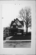 3602 W HIGHLAND BLVD, a Arts and Crafts house, built in Milwaukee, Wisconsin in 1909.