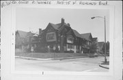 3611-3615 W HIGHLAND BLVD, a Craftsman duplex/two-flat, built in Milwaukee, Wisconsin in 1914.