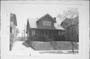 3721 HIGHLAND BLVD, a Bungalow house, built in Milwaukee, Wisconsin in 1916.