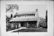 1918 N HI-MOUNT BLVD, a Bungalow house, built in Milwaukee, Wisconsin in 1915.