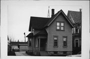 2125 N HOLTON ST, a Gabled Ell house, built in Milwaukee, Wisconsin in 1946.