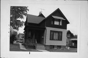 2849 S HOWELL AVE, a Gabled Ell house, built in Milwaukee, Wisconsin in 1914.