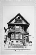 1504-1506 N JACKSON ST, a Queen Anne duplex, built in Milwaukee, Wisconsin in 1898.