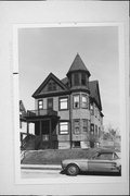 2322-24 W JUNEAU AVE, a Queen Anne duplex/two-flat, built in Milwaukee, Wisconsin in 1897.