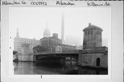 KILBOURNE AVE, a Neoclassical/Beaux Arts bridge, built in Milwaukee, Wisconsin in 1929.