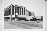 330-340 W KILBOURN AVE, a Contemporary tavern/bar, built in Milwaukee, Wisconsin in 1951.