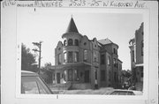 2523-2525 W KILBOURN AVE, a German Renaissance Revival duplex/two-flat, built in Milwaukee, Wisconsin in 1898.