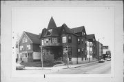 3431 W KILBOURN AVE, a Queen Anne duplex/two-flat, built in Milwaukee, Wisconsin in 1896.