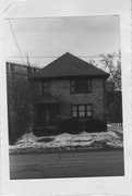 528 W DAYTON ST, a Two Story Cube duplex, built in Madison, Wisconsin in 1935.