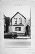 2411 S KINNICKINNIC AVE, a Gabled Ell house, built in Milwaukee, Wisconsin in 1896.