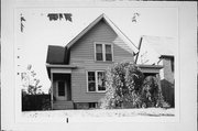 2525-27 S KINNICKINNIC AVE, a Gabled Ell duplex, built in Milwaukee, Wisconsin in 1896.