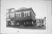2671 S KINNICKINNIC AVE 2671 S KINNICKINNIC AVE, a Twentieth Century Commercial small retail building, built in Milwaukee, Wisconsin in 1917.