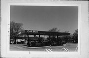 3087 S KINNICKINNIC AVE, a Commercial Vernacular gas station/service station, built in Milwaukee, Wisconsin in 1976.