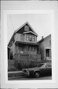 1017-19 E LAND, a Front Gabled duplex, built in Milwaukee, Wisconsin in 1923.