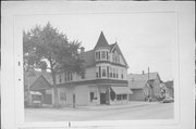 938 W LAPHAM ST, a Queen Anne retail building, built in Milwaukee, Wisconsin in 1906.