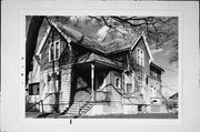 2528-28A S LENOX ST, a Queen Anne house, built in Milwaukee, Wisconsin in 1892.