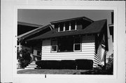 2750 S LENOX ST, a Bungalow house, built in Milwaukee, Wisconsin in 1916.