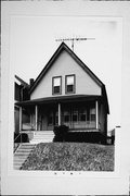 2807 S LENOX ST, a Front Gabled house, built in Milwaukee, Wisconsin in 1976.