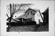 2828 S LENOX ST, a Side Gabled house, built in Milwaukee, Wisconsin in 1920.