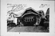 2832 S LENOX ST, a Bungalow house, built in Milwaukee, Wisconsin in 1920.