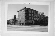 2405 W NATIONAL AVE, a Neoclassical/Beaux Arts apartment/condominium, built in Milwaukee, Wisconsin in 1910.