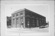 2000 W NORTH AVE, a Twentieth Century Commercial station, built in Milwaukee, Wisconsin in 1911.