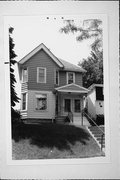 2357-59 E OKLAHOMA AVE, a Queen Anne duplex, built in Milwaukee, Wisconsin in 1926.