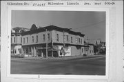 600-604 W LINCOLN AVE, a Queen Anne retail building, built in Milwaukee, Wisconsin in 1898.