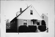 556 E LINUS ST, a Minimal Traditional house, built in Milwaukee, Wisconsin in 1952.