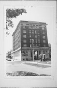 3405 W LISBON AVE, a Neoclassical/Beaux Arts apartment/condominium, built in Milwaukee, Wisconsin in 1920.