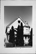 2980 S MABBETT AVE, a Queen Anne house, built in Milwaukee, Wisconsin in .