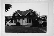 1035 E MANITOBA ST, a Bungalow house, built in Milwaukee, Wisconsin in 1920.